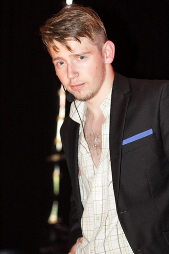 Steven Papier's contact